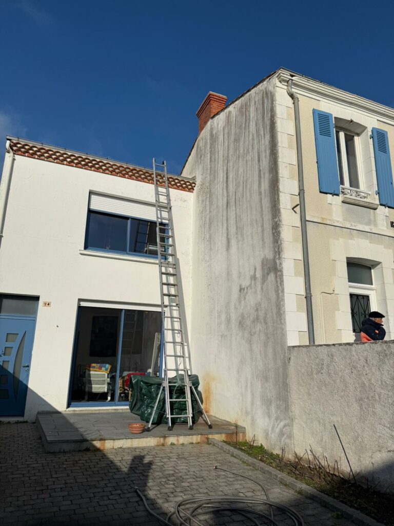 Intervention échelle — cour arrière — CP Rénovation Gironde